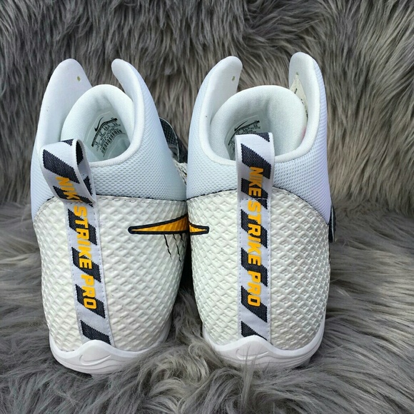 Nike Strike Pro Football Cleats NWOB - Picture 4 of 5